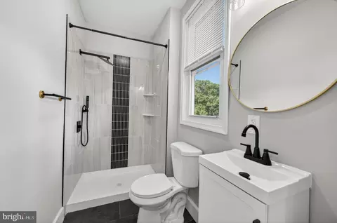 Bath - 3405 Parkside Dr, Baltimore, MD 21214 photo 5 of 5