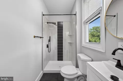 Bath - 3405 Parkside Dr, Baltimore, MD 21214 photo 4 of 5