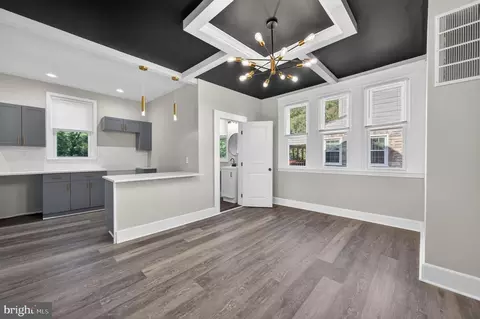 Entry Way - 3405 Parkside Dr, Baltimore, MD 21214 photo 7 of 13