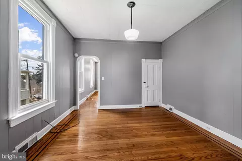 Living - 304 W Cold Spring Ln, Baltimore, MD 21210 photo 3 of 6