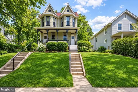 Exterior - 304 W Cold Spring Ln, Baltimore, MD 21210 photo 5 of 5