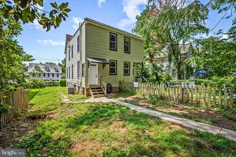 Exterior - 304 W Cold Spring Ln, Baltimore, MD 21210 photo 2 of 4