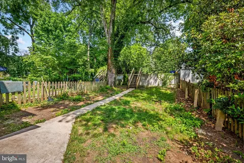 Exterior - 304 W Cold Spring Ln, Baltimore, MD 21210 photo 3 of 4