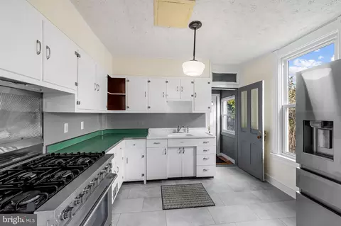 Kitchen - 304 W Cold Spring Ln, Baltimore, MD 21210 photo 5 of 5