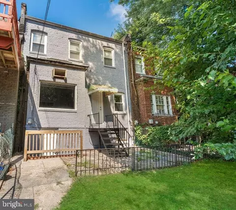 Exterior - 417 Rosecroft Ter, Baltimore, MD 21229 photo 1 of 3