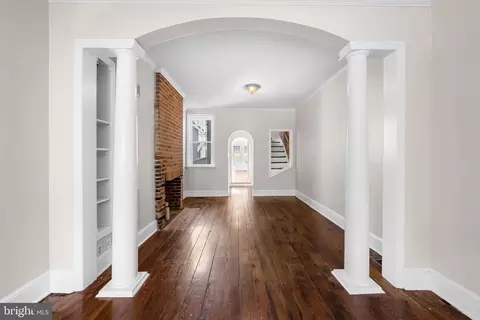 Entry Way - 1908 Bank St, Baltimore, MD 21231 photo 2 of 9