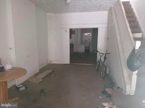 2414 E Oliver St, Baltimore, MD 21213 photo 2