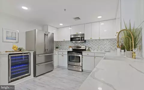 250 President St #600, Baltimore, MD 21202