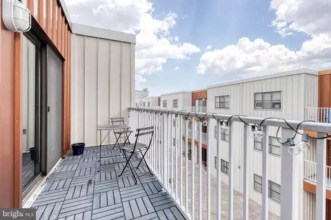 Exterior - 2702 Lighthouse Pt E #719, Baltimore, MD 21224 photo 1 of 2