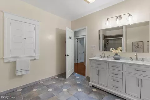 5115 Maple Park Ave, Baltimore, MD 21207 photo 23