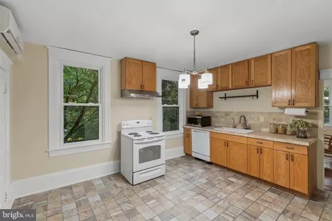 5115 Maple Park Ave, Baltimore, MD 21207 photo 15