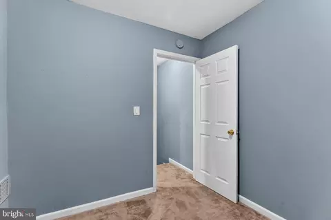 Entry Way - 2036 Walbrook Ave, Baltimore, MD 21217 photo 6 of 7