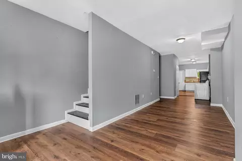 Entry Way - 2036 Walbrook Ave, Baltimore, MD 21217 photo 1 of 7