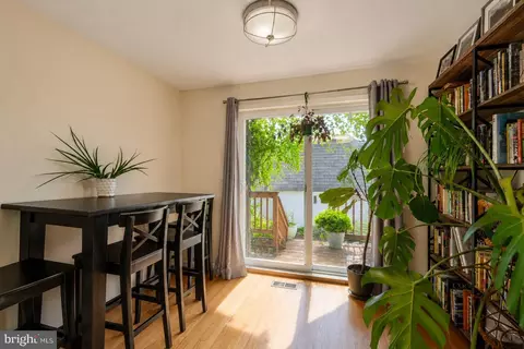 1247 Knox Ct, Baltimore, MD 21230 photo 9
