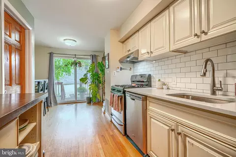 1247 Knox Ct, Baltimore, MD 21230 photo 7