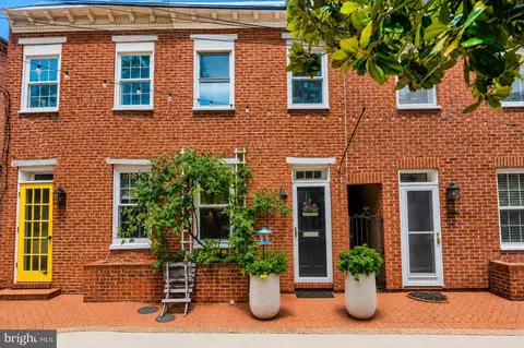1247 Knox Ct, Baltimore, MD 21230