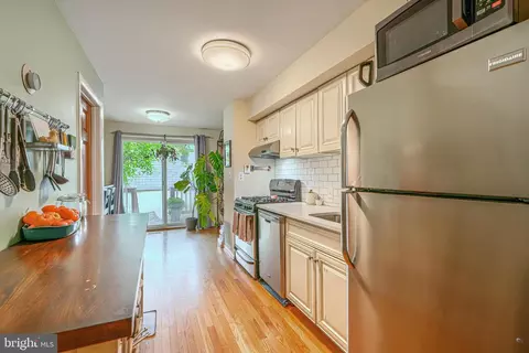 1247 Knox Ct, Baltimore, MD 21230 photo 6