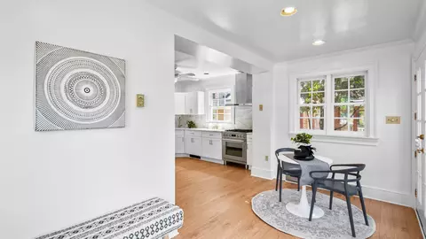 Entry Way - 535 W 40th St, Baltimore, MD 21211 photo 3 of 4