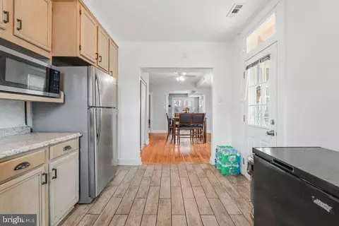 Entry Way - 4117 Granite Ave, Baltimore, MD 21206 photo 4 of 8