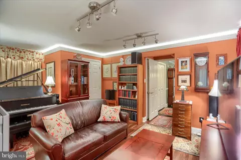 Living - 5207 Downing Rd, Baltimore, MD 21212 photo 3 of 8