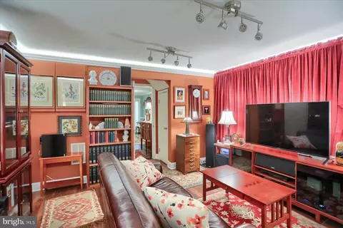 Living - 5207 Downing Rd, Baltimore, MD 21212 photo 2 of 8