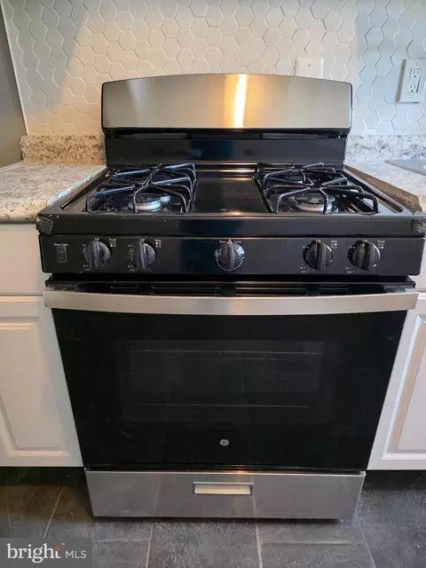Kitchen - 1515 E 29th St, Baltimore, MD 21218 photo 2 of 4