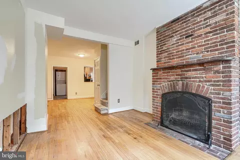 Living - 42 E Hamburg St E, Baltimore, MD 21230 photo 1 of 3
