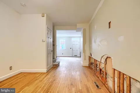 Entry Way - 42 E Hamburg St E, Baltimore, MD 21230 photo 1 of 9
