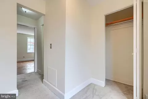 Entry Way - 42 E Hamburg St E, Baltimore, MD 21230 photo 3 of 9