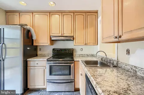 Kitchen - 42 E Hamburg St E, Baltimore, MD 21230 photo 1 of 2