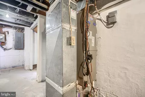 Entry Way - 42 E Hamburg St E, Baltimore, MD 21230 photo 9 of 9