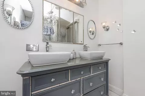 Bath - 2817 Hemlock Ave, Baltimore, MD 21214 photo 1 of 3