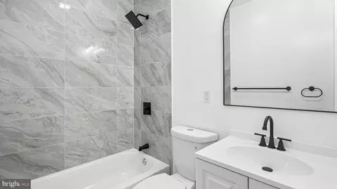 Entry Way - 3310 E Lombard St, Baltimore, MD 21224 photo 6 of 9