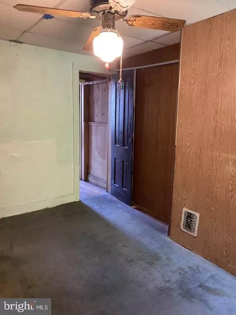 918 Appleton St, Baltimore, MD 21217 photo 2