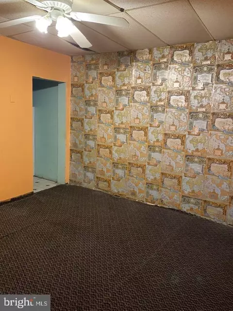 918 Appleton St, Baltimore, MD 21217 photo 8
