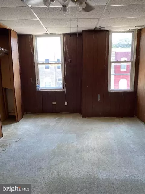 918 Appleton St, Baltimore, MD 21217 photo 4