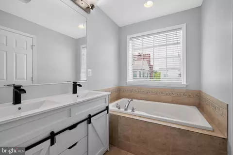 Bath - 824 Ryan St, Baltimore, MD 21230 photo 1 of 3