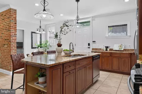 Kitchen - 2932 Dillon St, Baltimore, MD 21224 photo 4 of 5