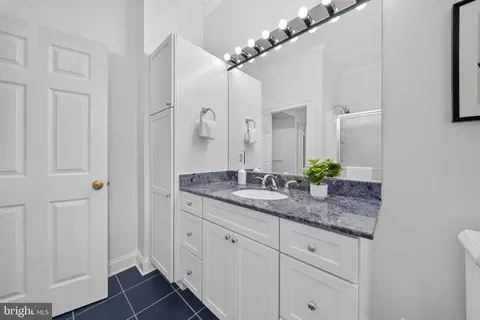 Bath - 2932 Dillon St, Baltimore, MD 21224 photo 8 of 9