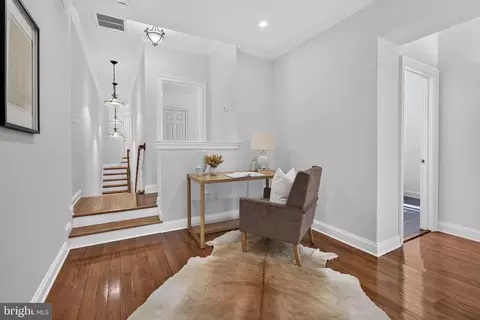 Entry Way - 2932 Dillon St, Baltimore, MD 21224 photo 4 of 5