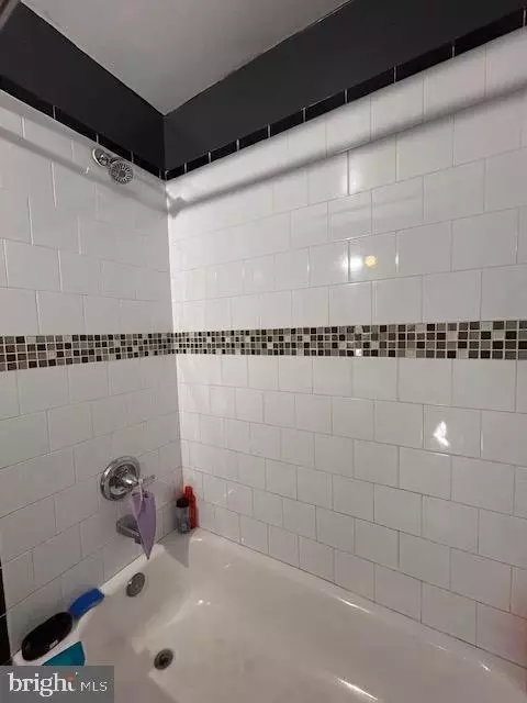 Bath - 3924 Edgewood Rd, Baltimore, MD 21215 photo 1 of 4