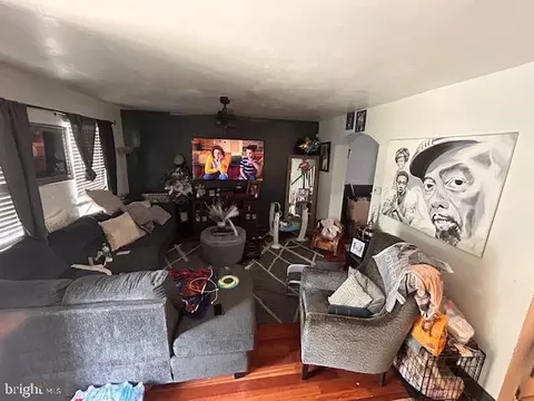 Living - 3924 Edgewood Rd, Baltimore, MD 21215 photo 1 of 1