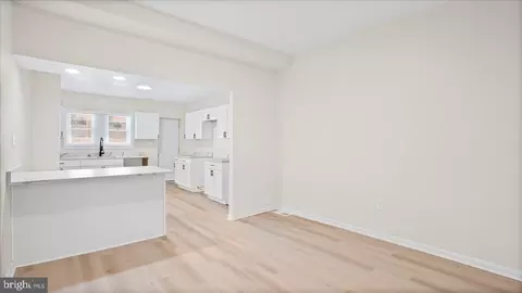 Entry Way - 537 N Milton Ave, Baltimore, MD 21205 photo 7 of 19