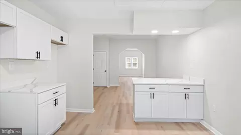 Entry Way - 537 N Milton Ave, Baltimore, MD 21205 photo 16 of 19