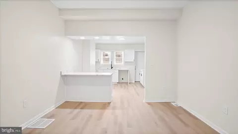 Entry Way - 537 N Milton Ave, Baltimore, MD 21205 photo 5 of 19