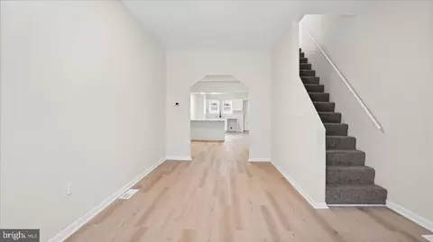 Entry Way - 537 N Milton Ave, Baltimore, MD 21205 photo 2 of 19
