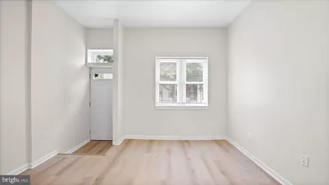 Entry Way - 537 N Milton Ave, Baltimore, MD 21205 photo 4 of 19