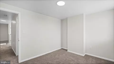 Entry Way - 537 N Milton Ave, Baltimore, MD 21205 photo 17 of 19