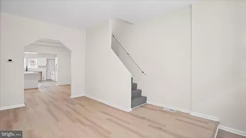 Entry Way - 537 N Milton Ave, Baltimore, MD 21205 photo 3 of 19