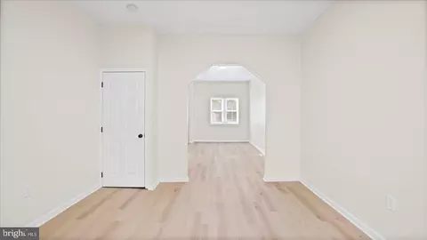 Entry Way - 537 N Milton Ave, Baltimore, MD 21205 photo 8 of 19